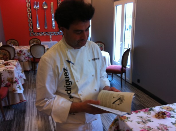 Pepe Rodríguez de Masterchef lee enCrudo en El Bohío