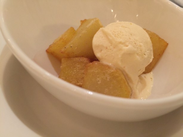 Menú helado Hotel Palace. Patatas fritas con salsa brava helada.